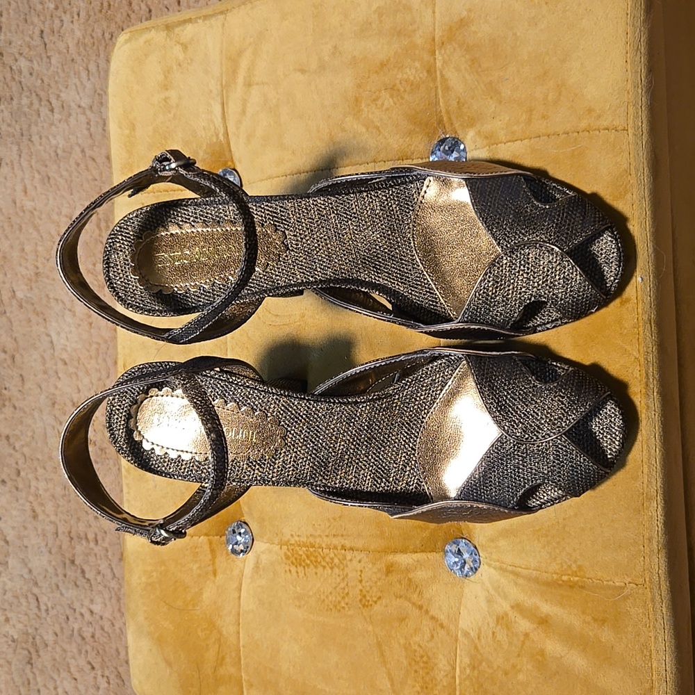 High heel sandals